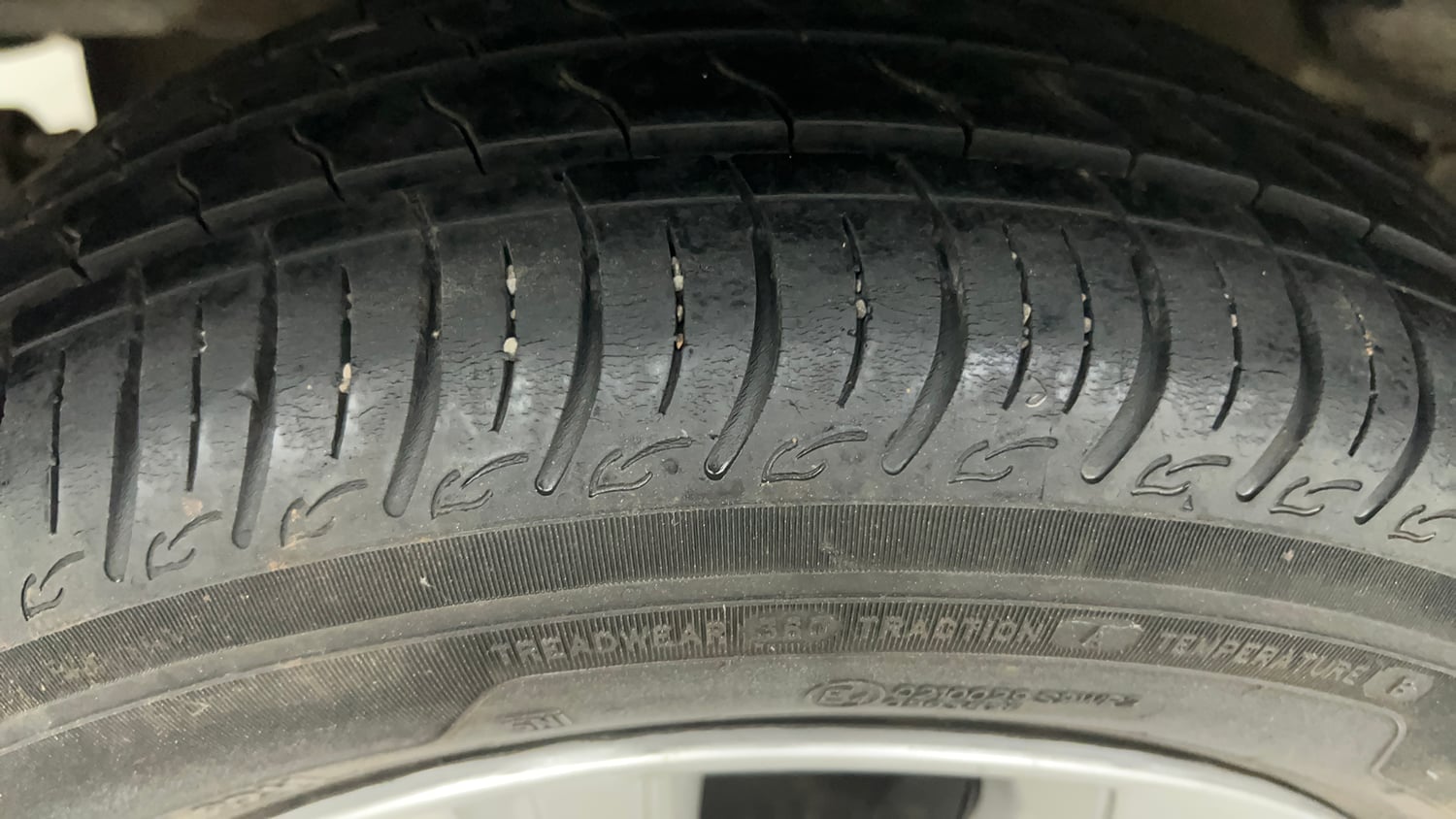 Used 2024 Tata Tiago XT CNG Cng Manual tyres RIGHT REAR TYRE TREAD VIEW