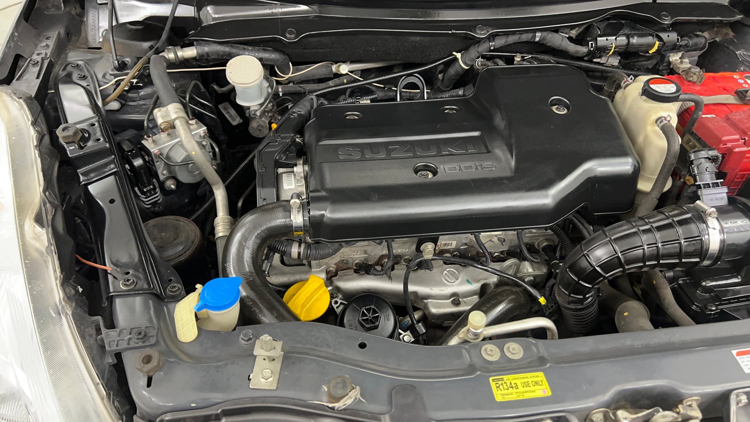 Used 2015 Maruti Suzuki Swift ZDi Diesel Manual engine ENGINE RIGHT SIDE VIEW