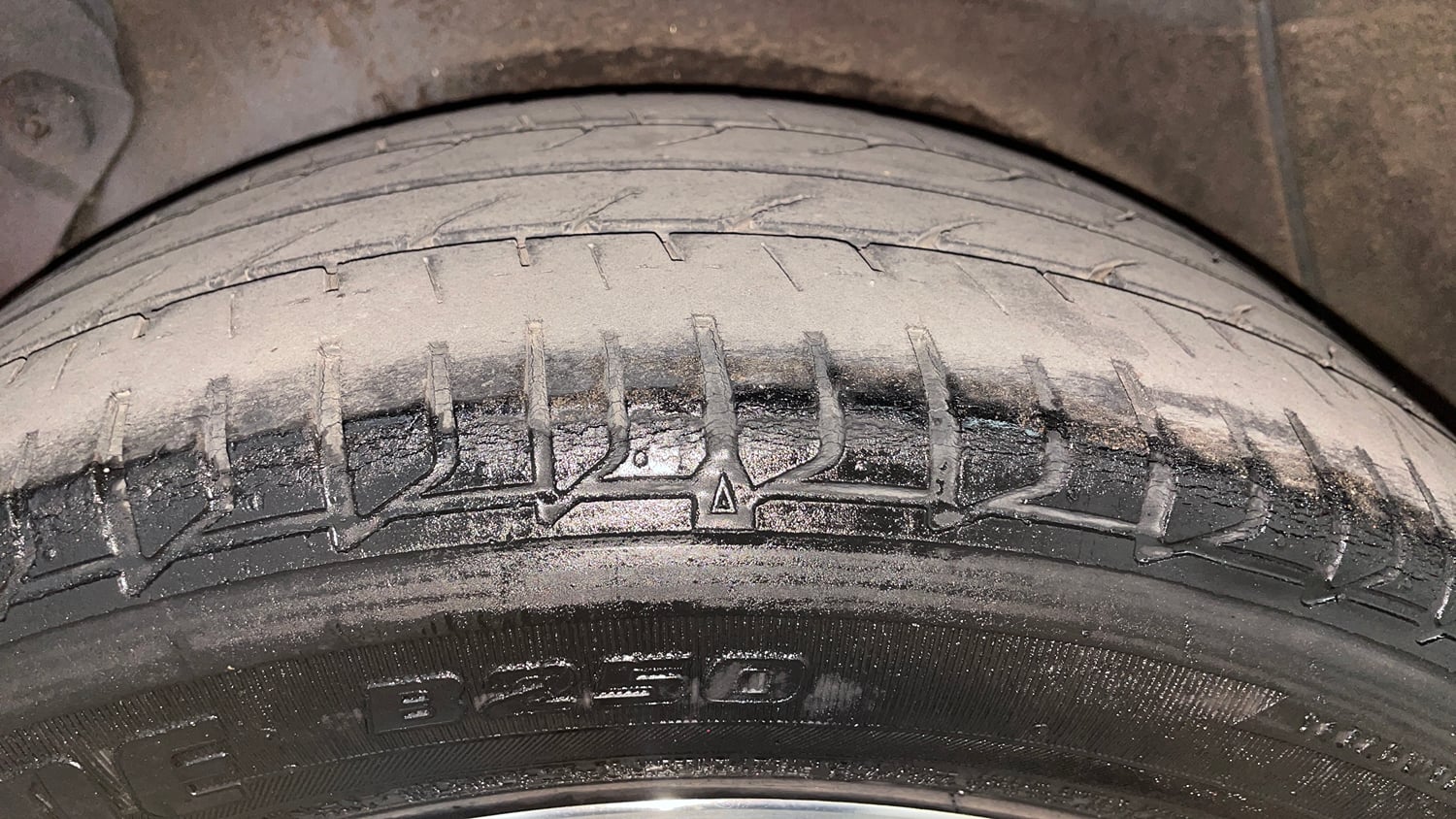 Used 2016 Hyundai Verna 1.6 VTVT SX Petrol Manual tyres RIGHT REAR TYRE TREAD VIEW