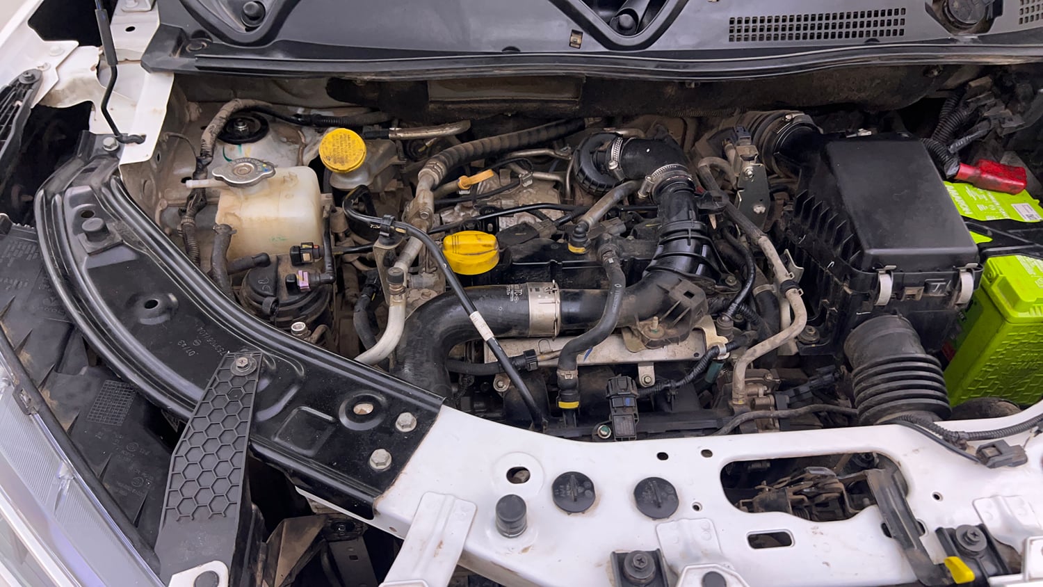 Used 2022 Nissan Magnite XV Premium Turbo Petrol Manual engine ENGINE RIGHT SIDE VIEW
