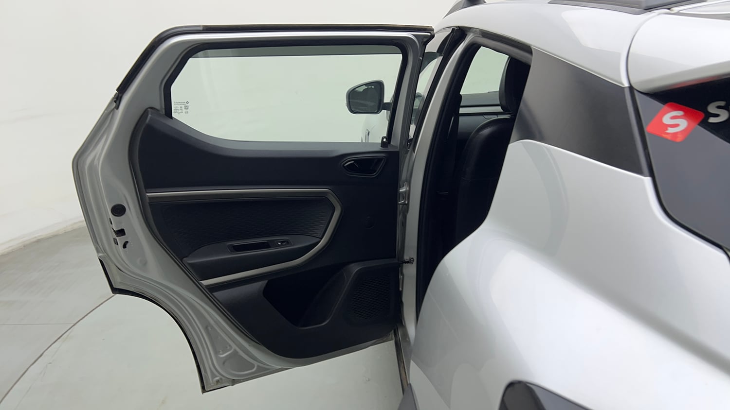 Used 2021 Renault Kiger RXZ MT Petrol Manual interior LEFT REAR DOOR OPEN VIEW