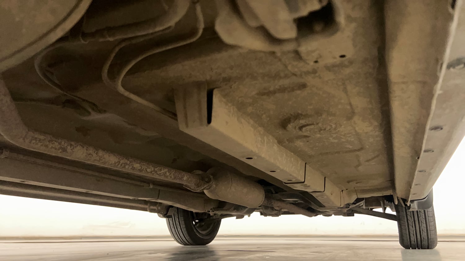 Used 2017 Maruti Suzuki Wagon R VXI Petrol Manual extra REAR RIGHT UNDERBODY VIEW