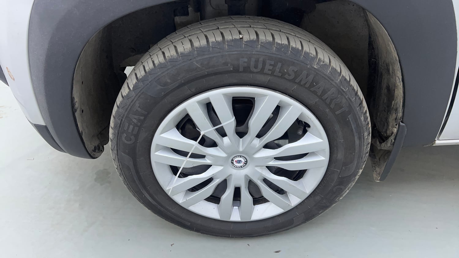 Used 2023 Renault Kwid CLIMBER Petrol Manual tyres LEFT FRONT TYRE RIM VIEW
