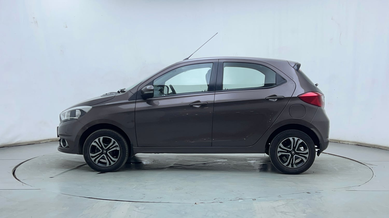 Used 2019 Tata Tiago Revotron XZA Petrol Automatic exterior LEFT SIDE VIEW