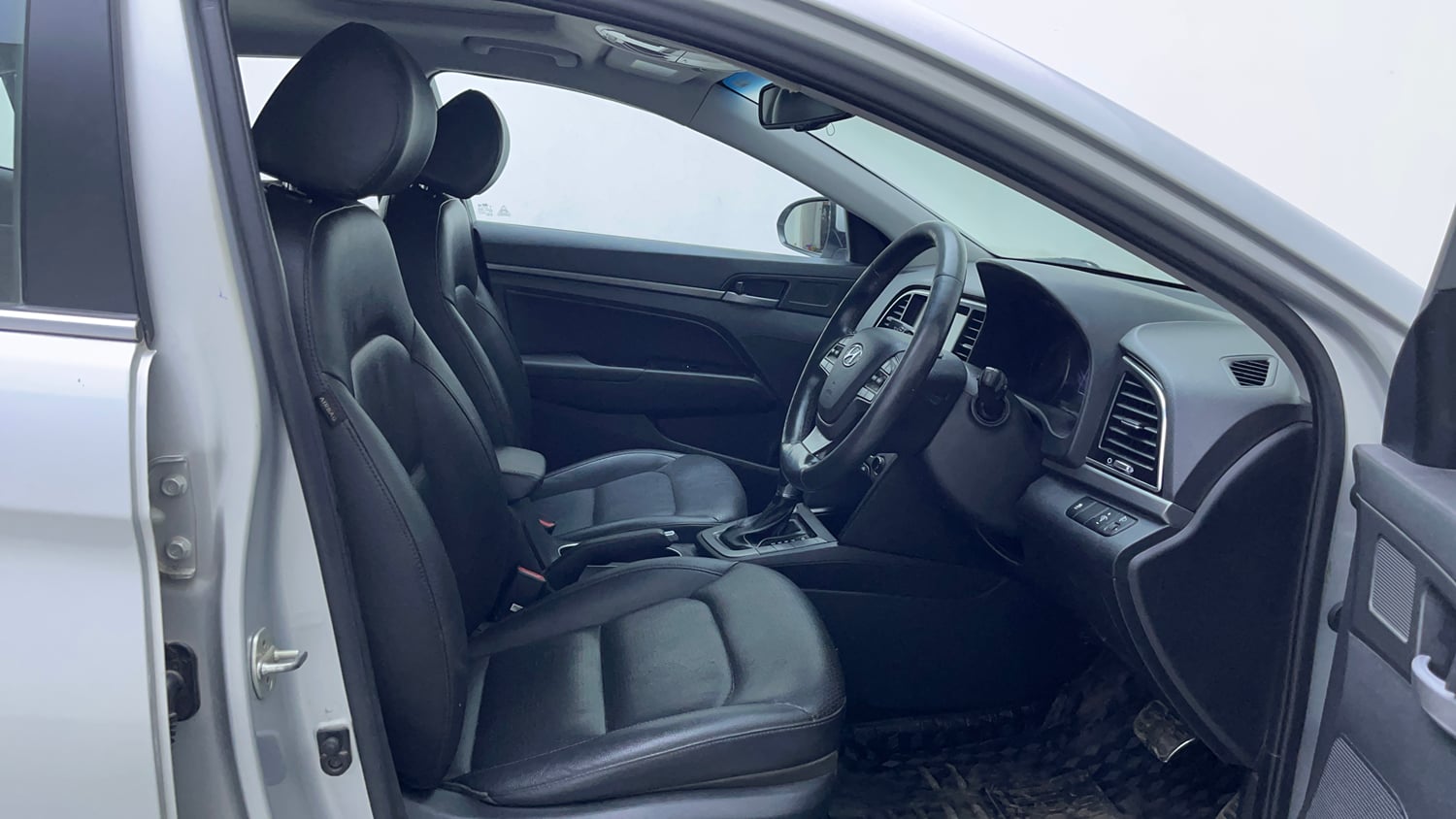 Used 2017 Hyundai Elantra 2.0 SX (O) AT Petrol Automatic interior RIGHT SIDE FRONT DOOR CABIN VIEW