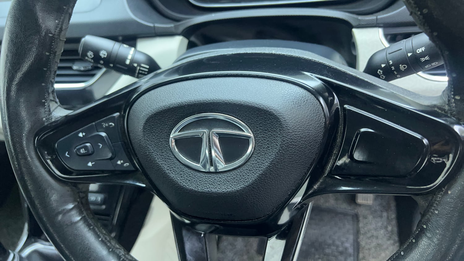 Used 2021 Tata Nexon XZ Plus Petrol Manual top_features Airbags