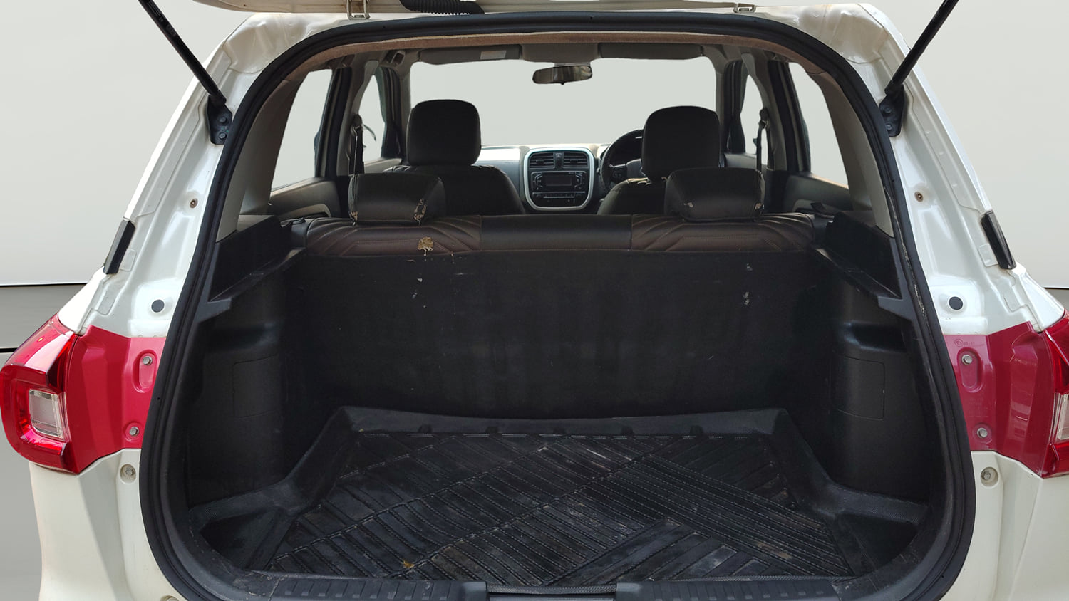 Used 2021 Toyota Urban Cruiser Mid Grade MT Petrol Manual interior DICKY INSIDE VIEW