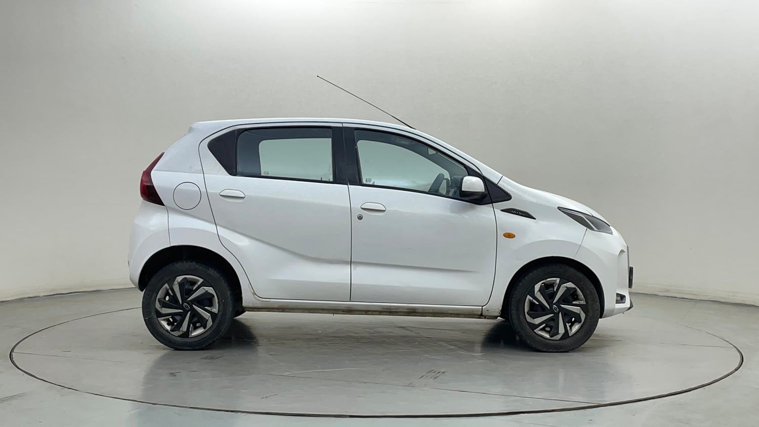 Used 2022 Datsun Redi-GO T(O) 1.0 Petrol Manual exterior RIGHT SIDE VIEW