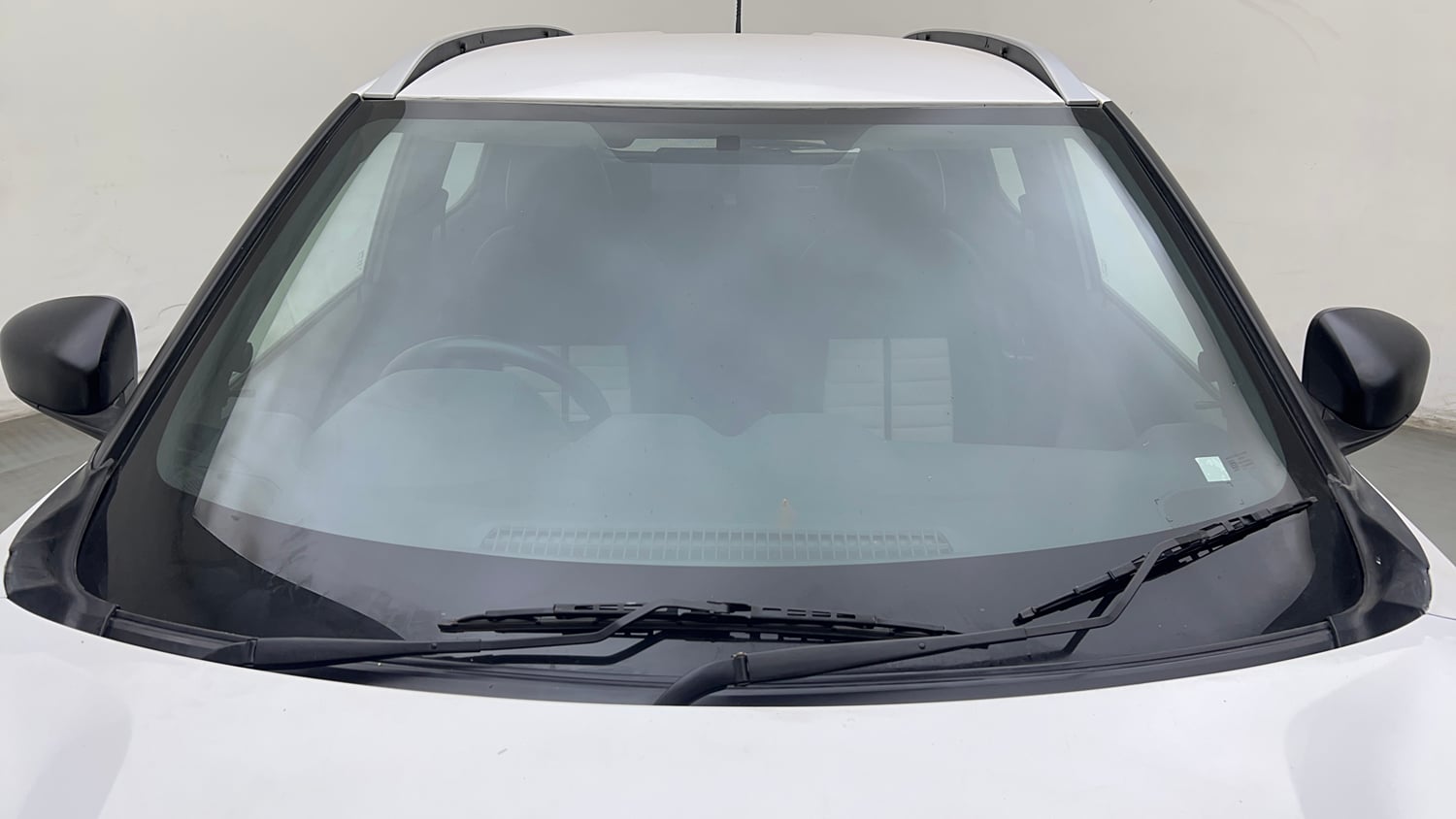 Used 2021 Nissan Magnite XE Petrol Manual exterior FRONT WINDSHIELD VIEW