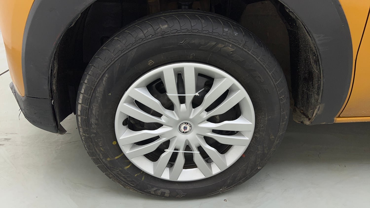 Used 2022 Renault Triber RXT Petrol Manual tyres LEFT FRONT TYRE RIM VIEW