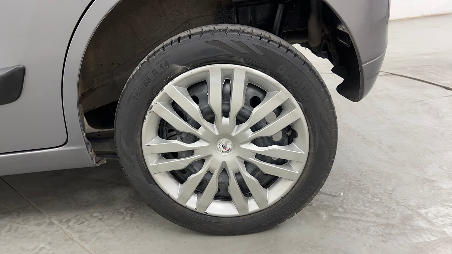 Used 2016 Maruti Suzuki Wagon R 1.0 VXI AMT Petrol Automatic tyres LEFT REAR TYRE RIM VIEW