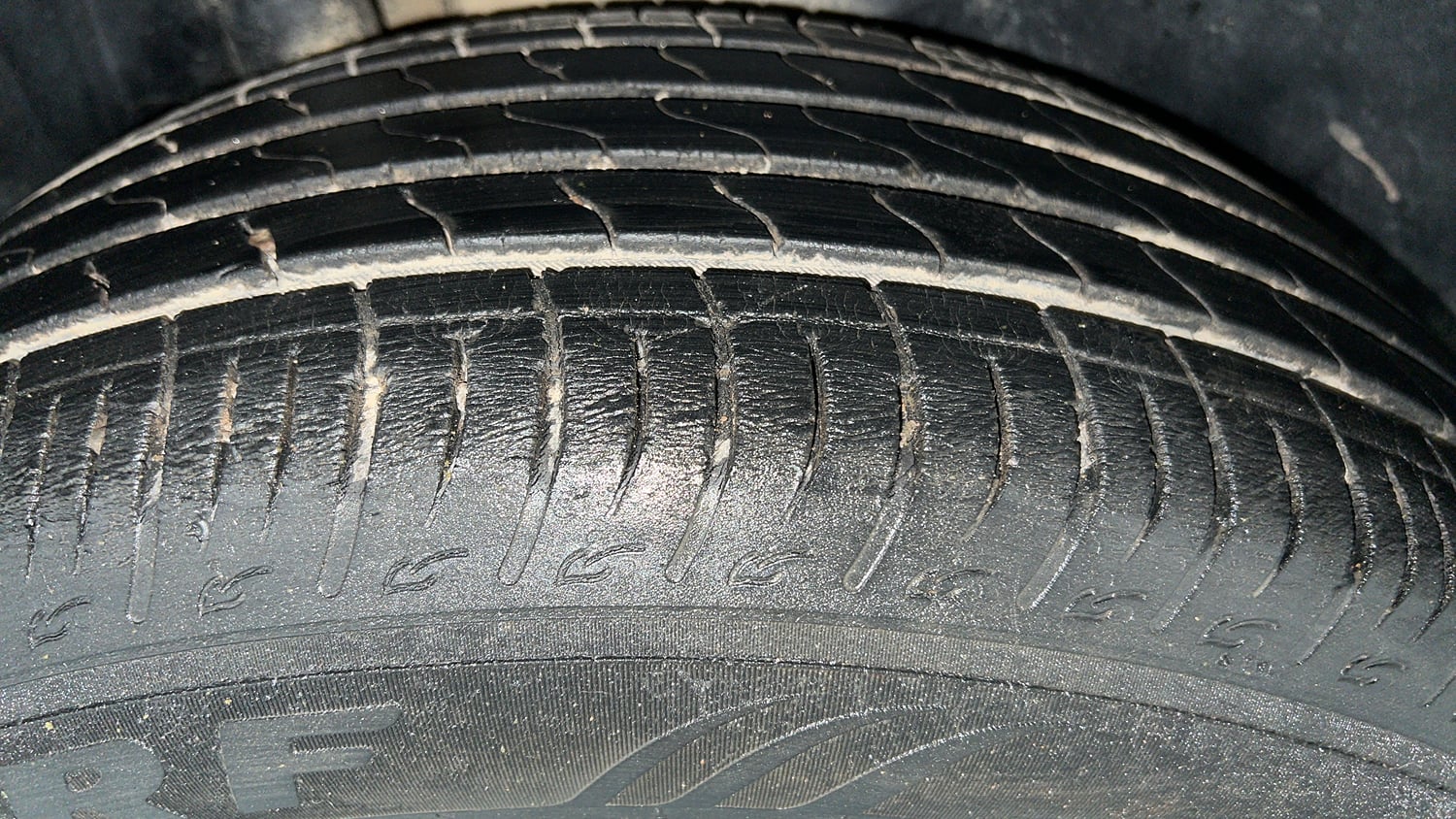 Used 2023 Maruti Suzuki Brezza ZXi Plus Petrol Manual tyres RIGHT REAR TYRE TREAD VIEW