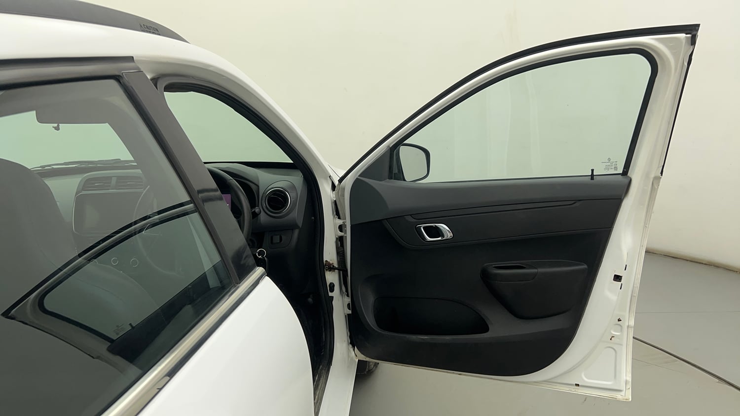 Used 2020 Renault Kwid 1.0 RXT AMT Opt Petrol Automatic interior RIGHT FRONT DOOR OPEN VIEW