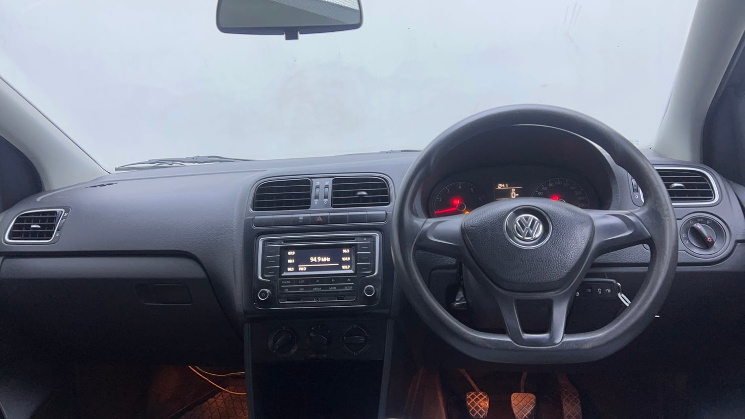 Used 2017 Volkswagen Polo Comfortline 1.2L (P) Petrol Manual interior DASHBOARD VIEW