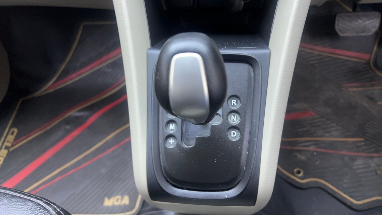 Used 2016 Maruti Suzuki Celerio ZXi AMT Petrol Automatic interior GEAR  KNOB VIEW