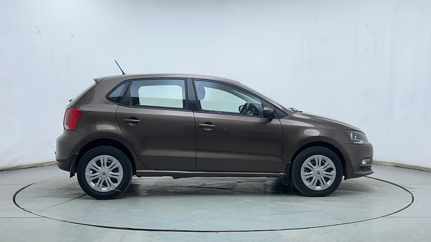 Used 2017 Volkswagen Polo Comfortline 1.2L (P) Petrol Manual exterior RIGHT SIDE VIEW
