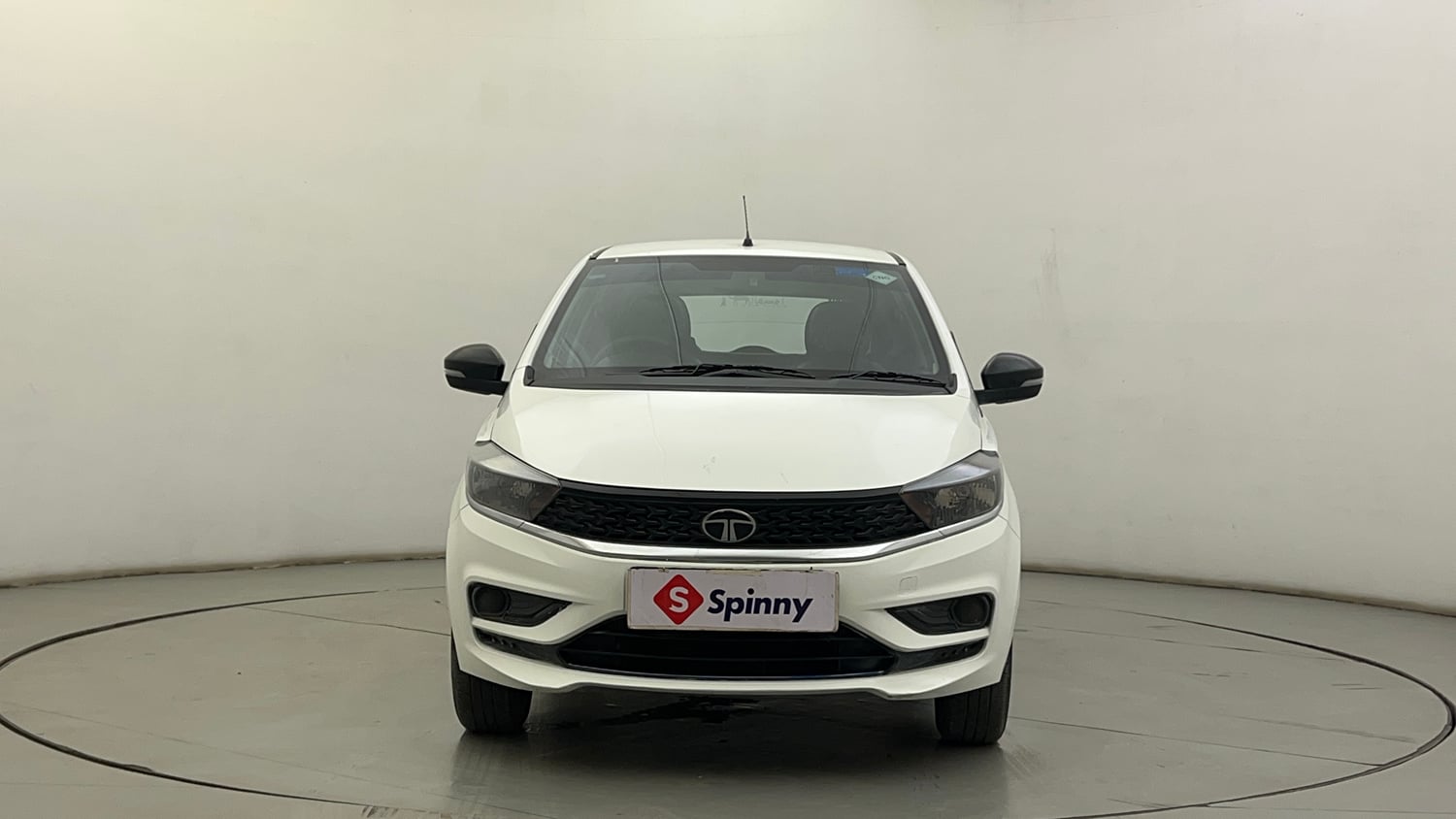 Used 2024 Tata Tiago XT CNG Cng Manual exterior FRONT VIEW