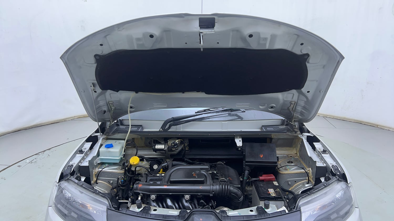 Used 2023 Renault Kwid CLIMBER Petrol Manual engine ENGINE & BONNET OPEN FRONT VIEW