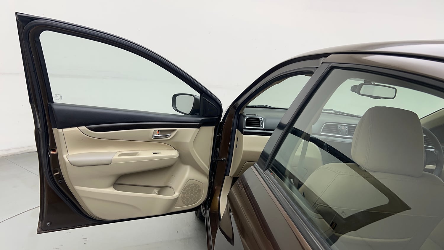 Used 2016 Maruti Suzuki Ciaz ZXi Petrol Manual interior LEFT FRONT DOOR OPEN VIEW