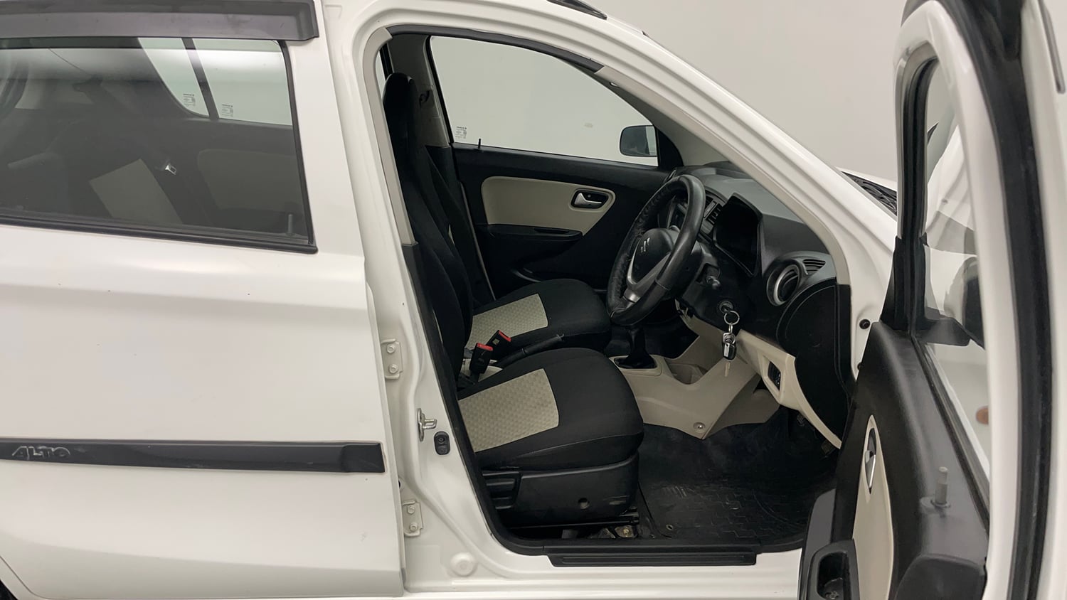 Used 2019 Maruti Suzuki Alto 800 LXi Petrol Manual interior RIGHT SIDE FRONT DOOR CABIN VIEW