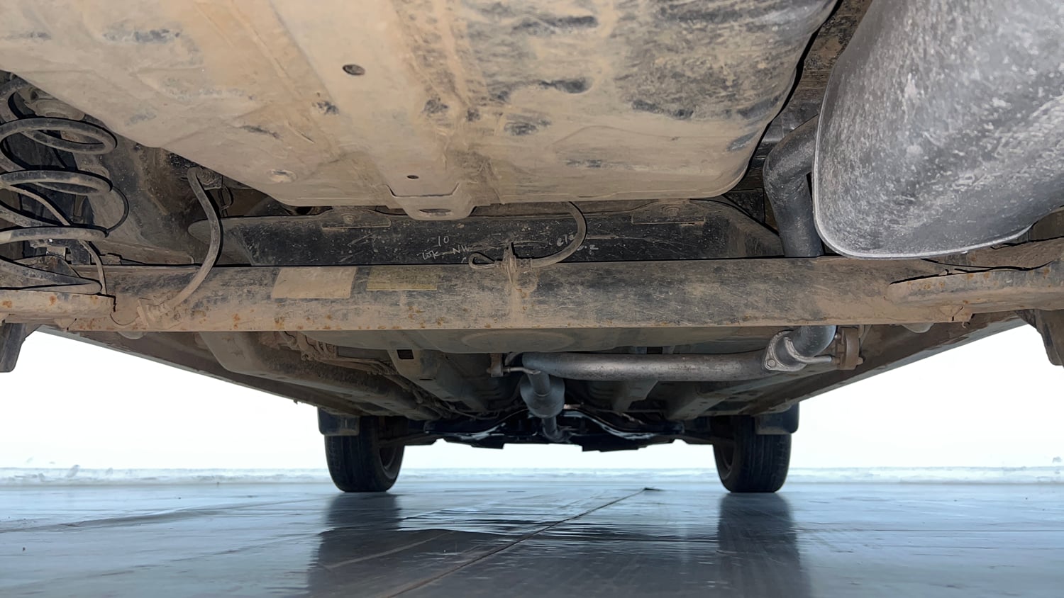 Used 2022 Tata Nexon XM (S) Petrol Manual extra REAR UNDERBODY VIEW (TAKEN FROM REAR)