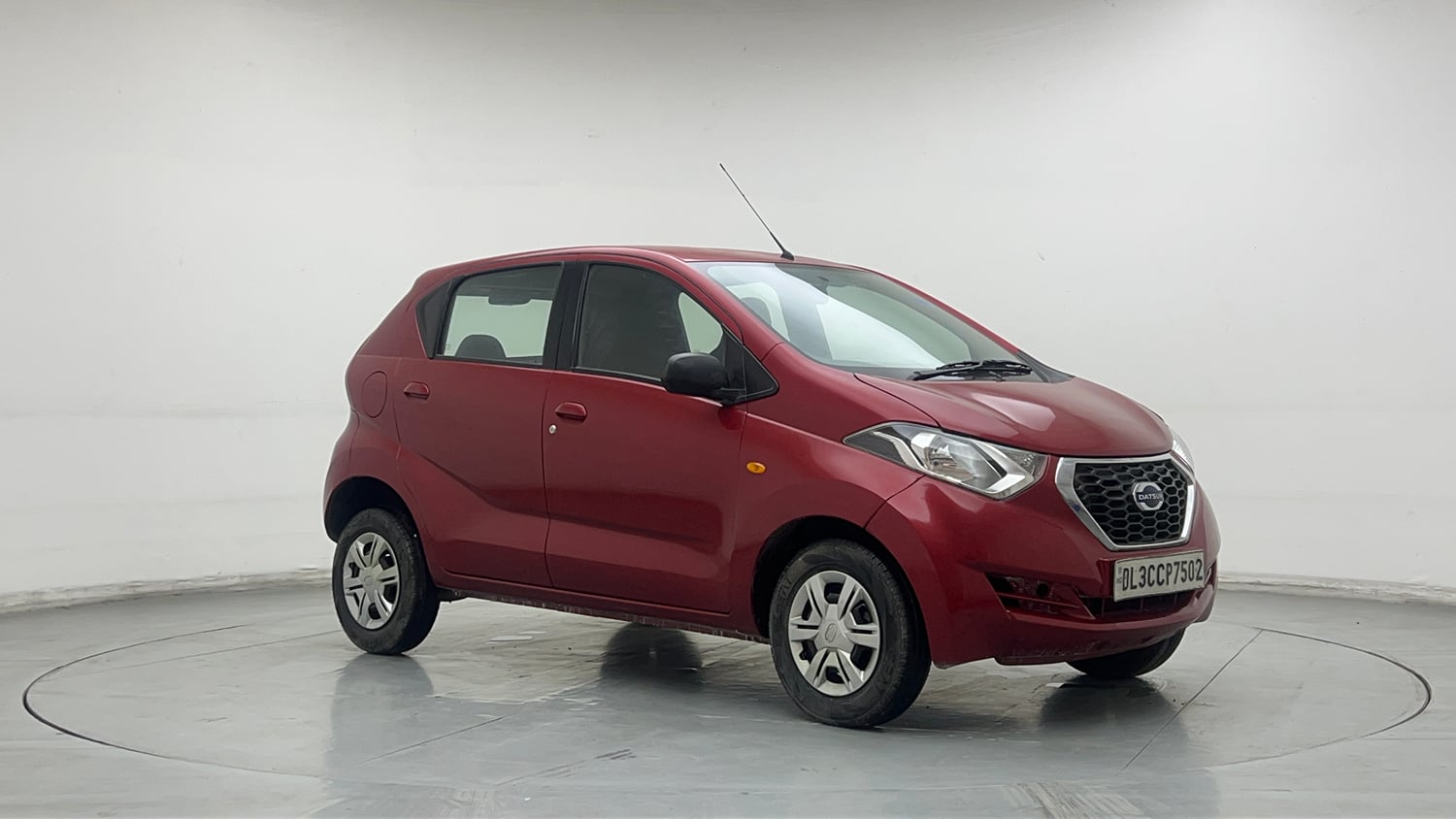 Used 2018 Datsun Redi-GO T(O) 1.0 AMT Petrol Automatic exterior RIGHT FRONT CORNER VIEW