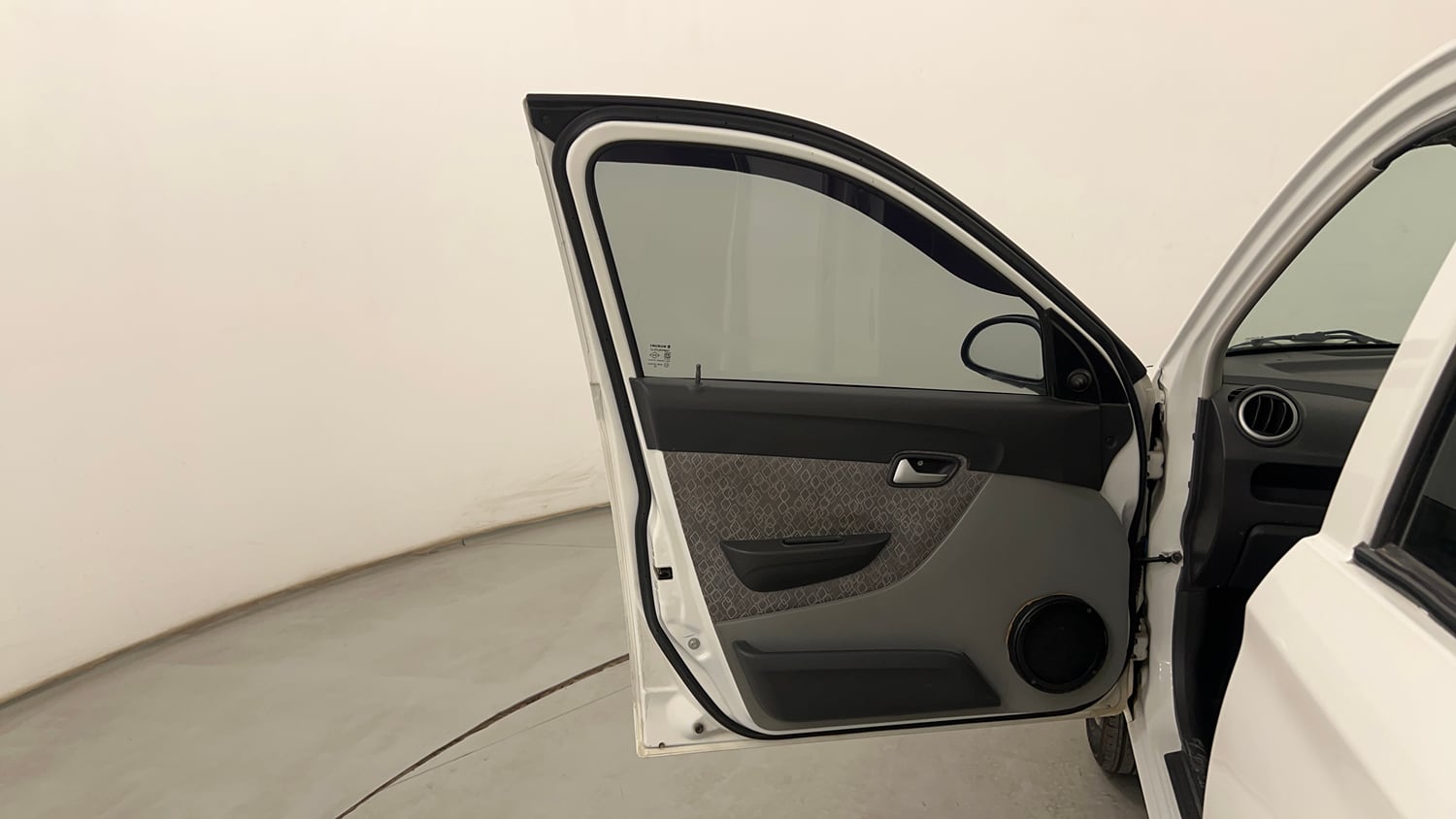 Used 2018 Maruti Suzuki Alto 800 LXi (O) Petrol Manual interior LEFT FRONT DOOR OPEN VIEW
