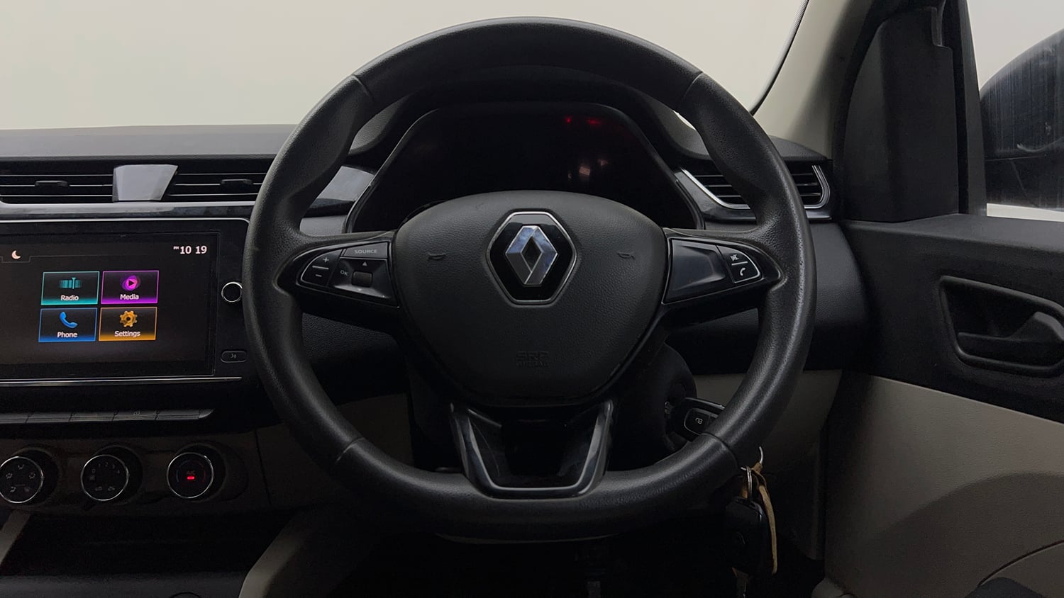 Used 2022 Renault Triber RXT Petrol Manual interior STEERING VIEW