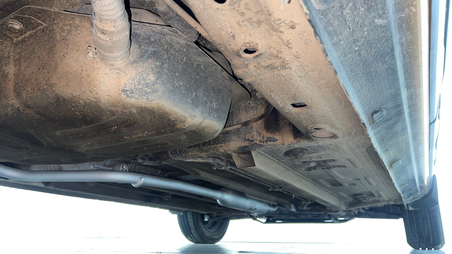 Used 2020 Renault Triber RXZ Petrol Manual extra REAR RIGHT UNDERBODY VIEW
