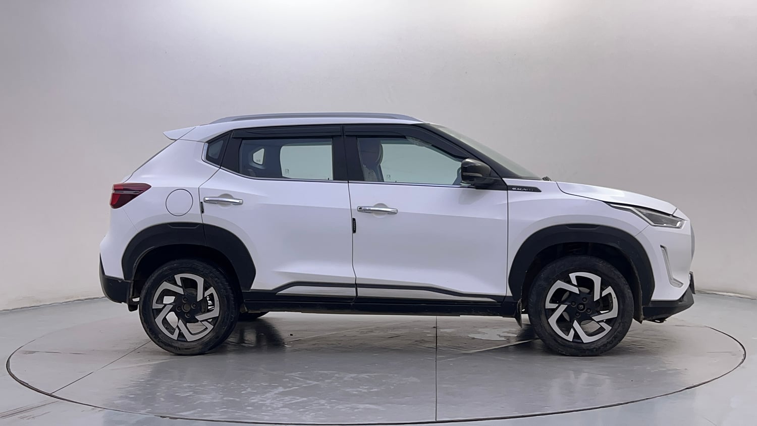Used 2022 Nissan Magnite XV Premium Turbo Petrol Manual exterior RIGHT SIDE VIEW