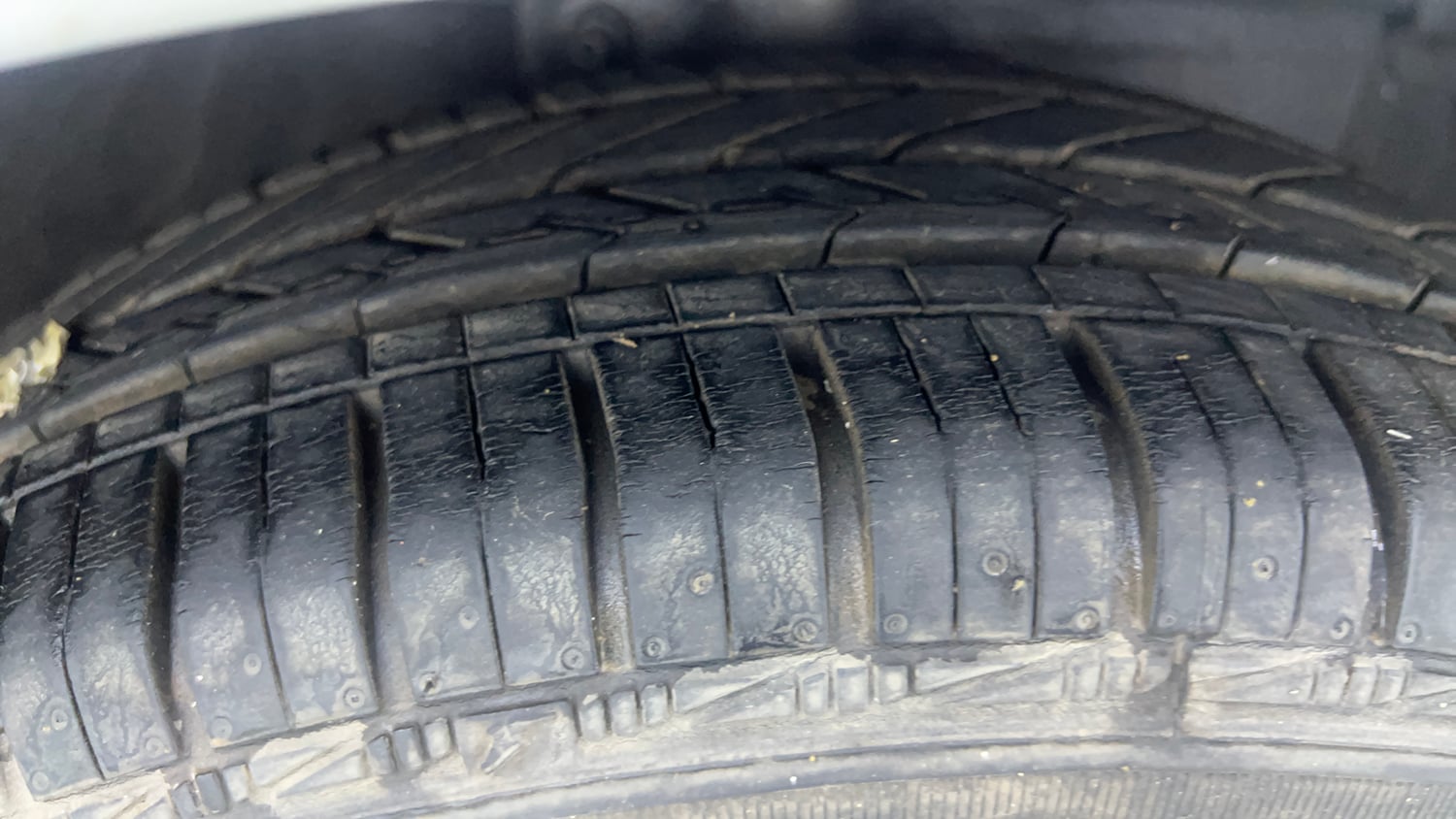 Used 2016 Maruti Suzuki Celerio ZXi AMT Petrol Automatic tyres RIGHT FRONT TYRE TREAD VIEW