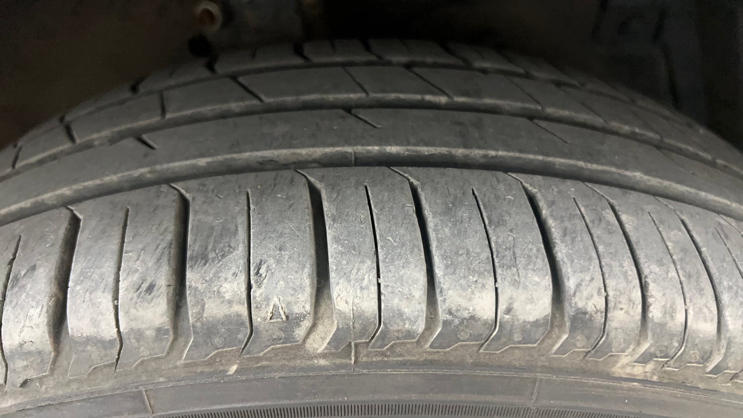 Used 2015 Maruti Suzuki Swift ZDi Diesel Manual tyres RIGHT FRONT TYRE TREAD VIEW