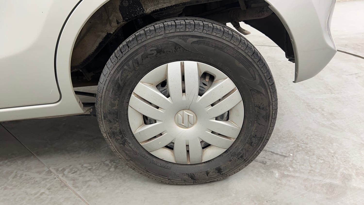 Used 2018 Maruti Suzuki Alto 800 VXi Petrol Manual tyres LEFT REAR TYRE RIM VIEW
