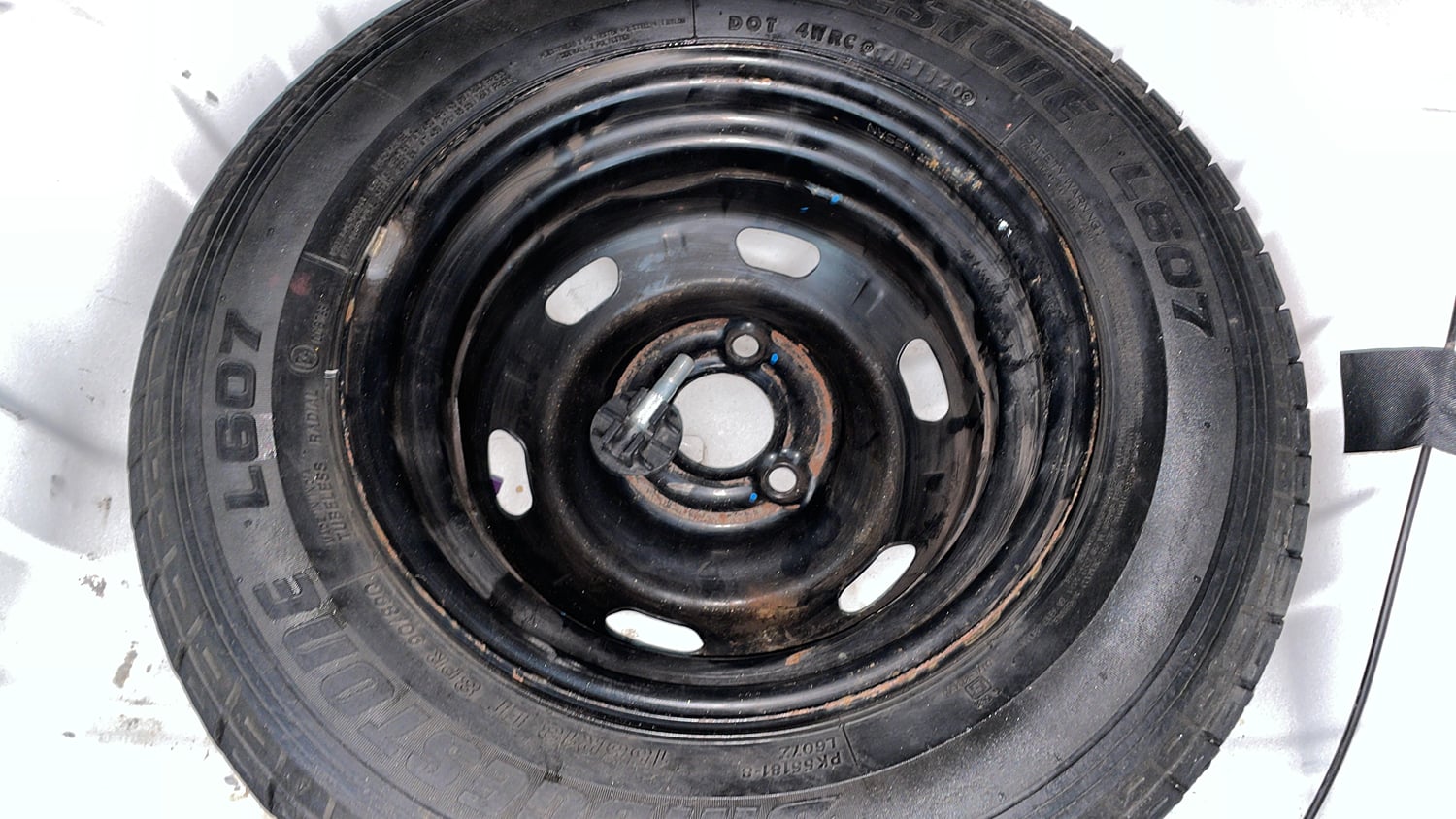 Used 2015 Renault Kwid RXT Petrol Manual tyres SPARE TYRE VIEW