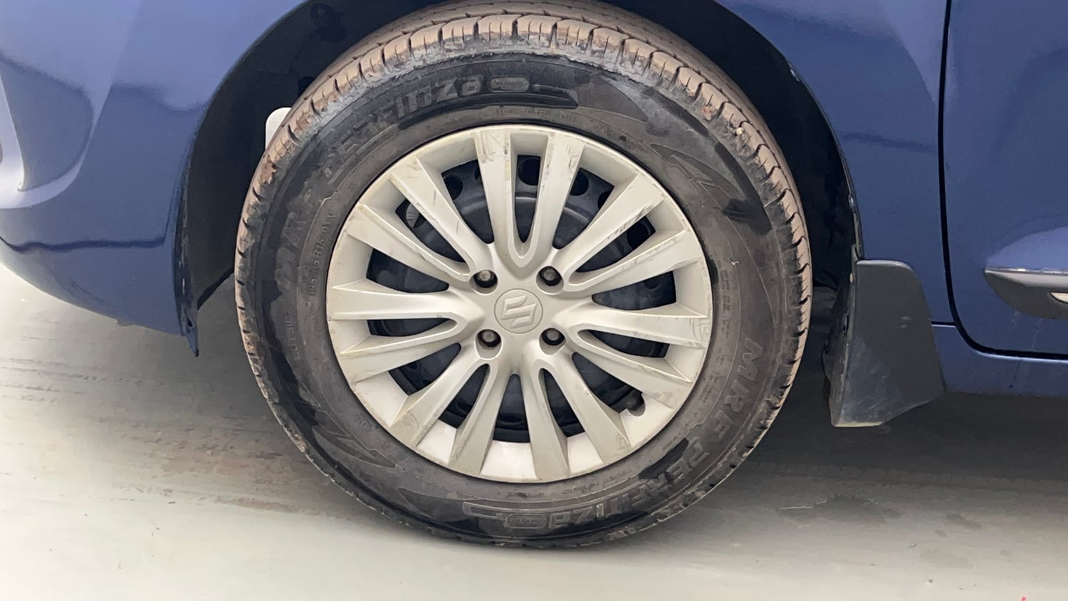 Used 2019 Maruti Suzuki Baleno Delta Petrol Manual tyres LEFT FRONT TYRE RIM VIEW