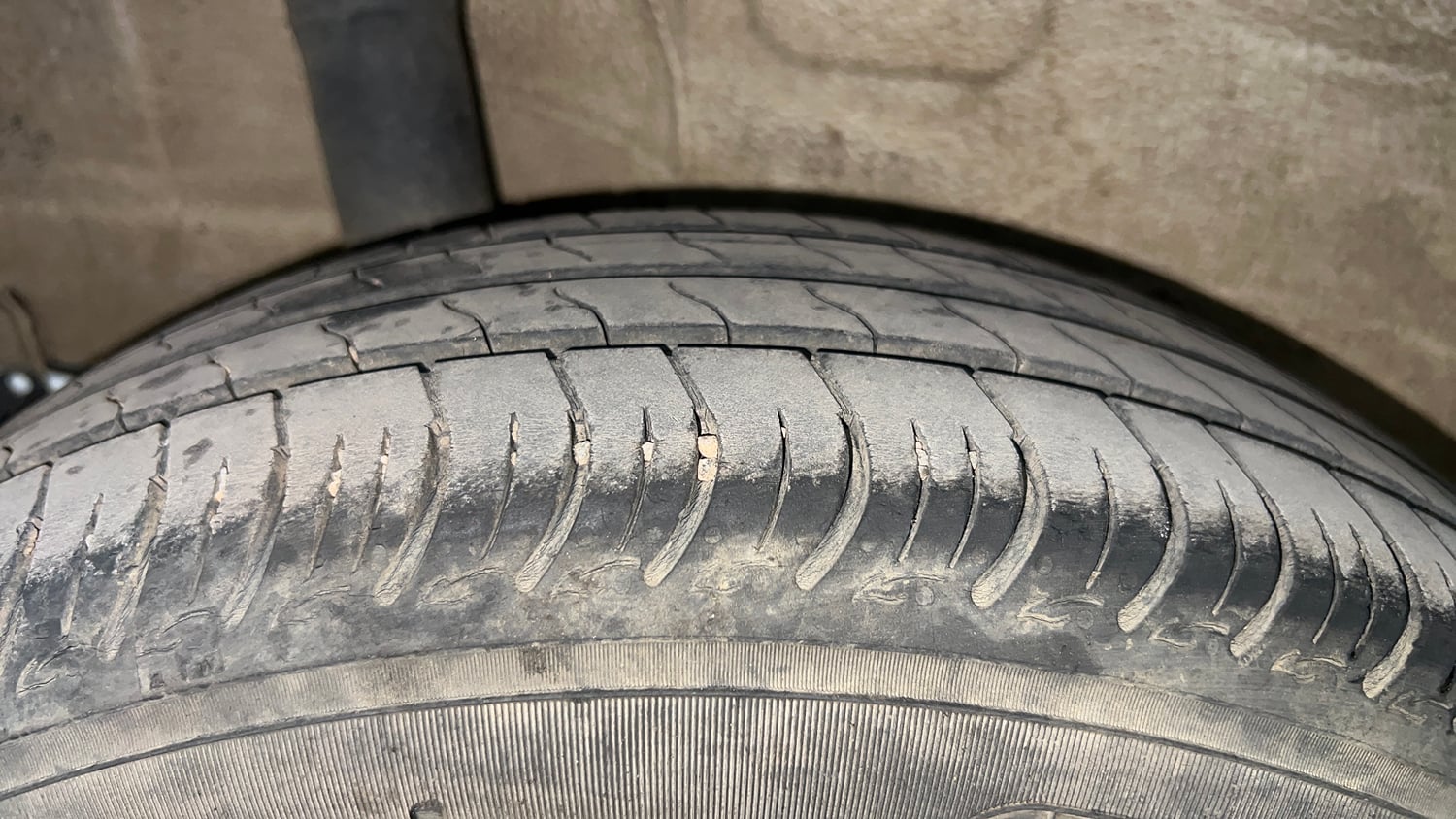 Used 2023 Maruti Suzuki S-Presso VXi Petrol Manual tyres RIGHT REAR TYRE TREAD VIEW