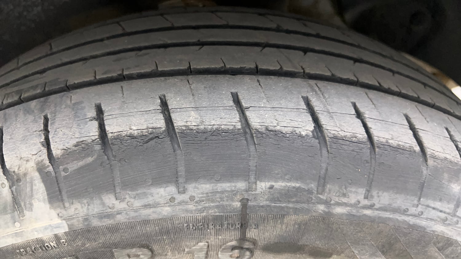 Used 2018 Hyundai Creta S 1.4 CRDi Diesel Manual tyres LEFT REAR TYRE TREAD VIEW