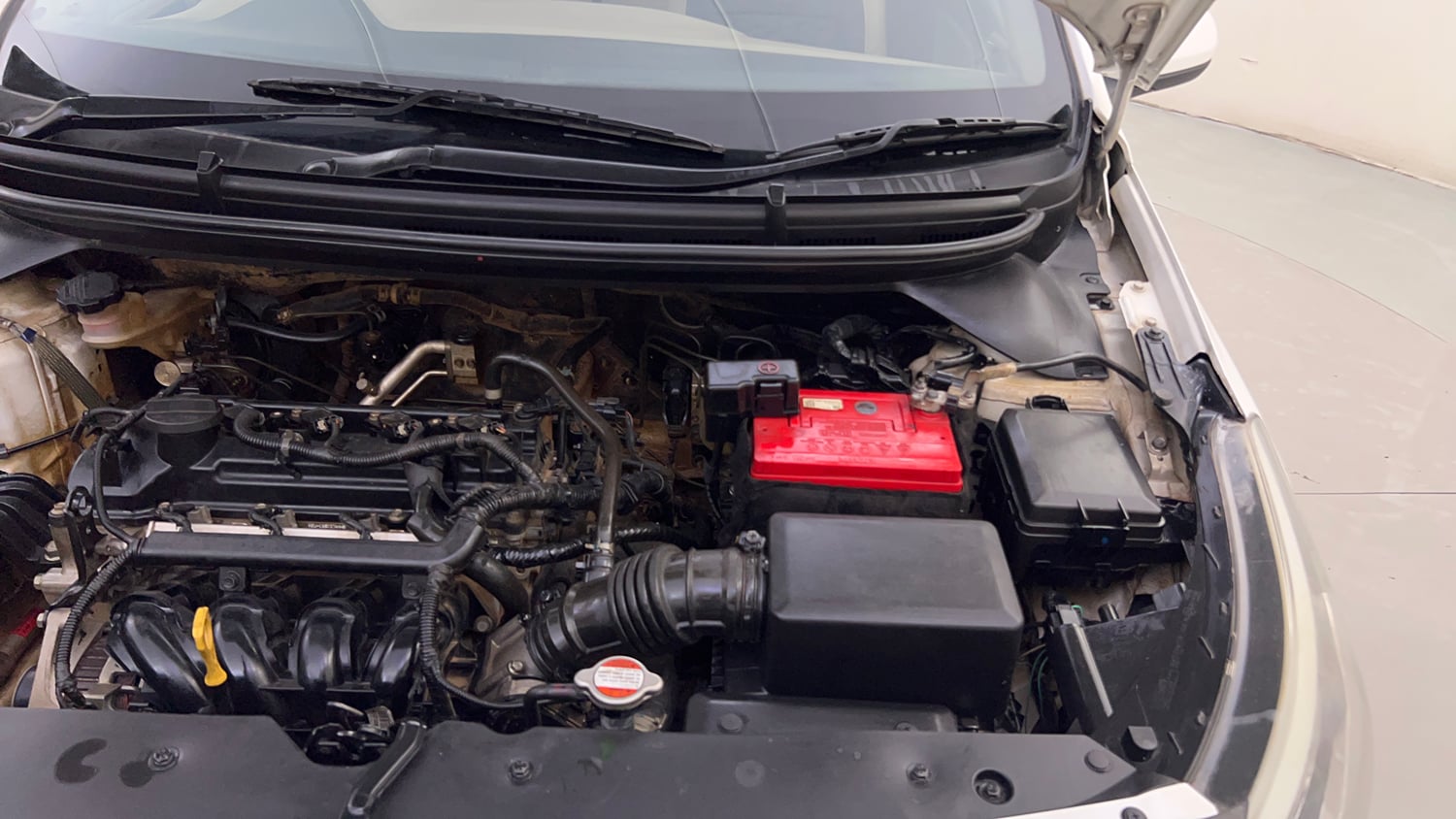 Used 2019 Hyundai Elite i20 Magna Plus 1.2 Petrol Manual engine ENGINE LEFT SIDE HINGE & APRON VIEW