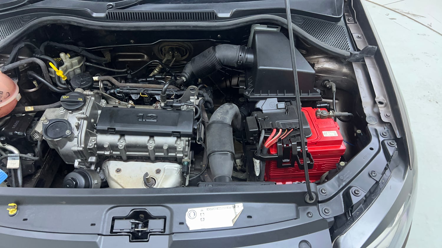 Used 2017 Volkswagen Polo Comfortline 1.2L (P) Petrol Manual engine ENGINE LEFT SIDE VIEW