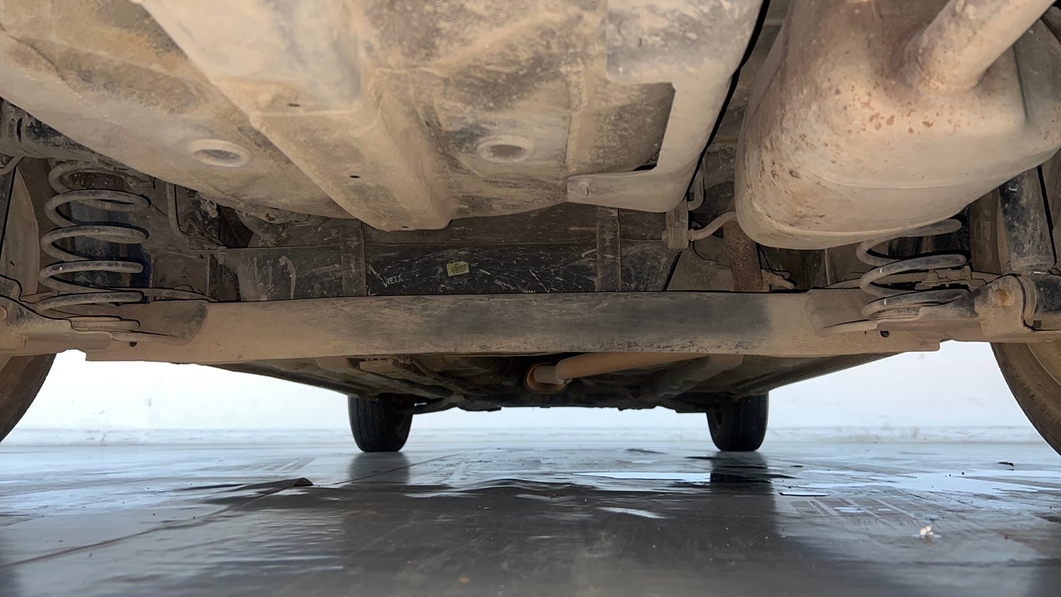Used 2018 Hyundai Xcent E+ CNG (Outside Fitted) Cng Manual extra REAR UNDERBODY VIEW (TAKEN FROM REAR)