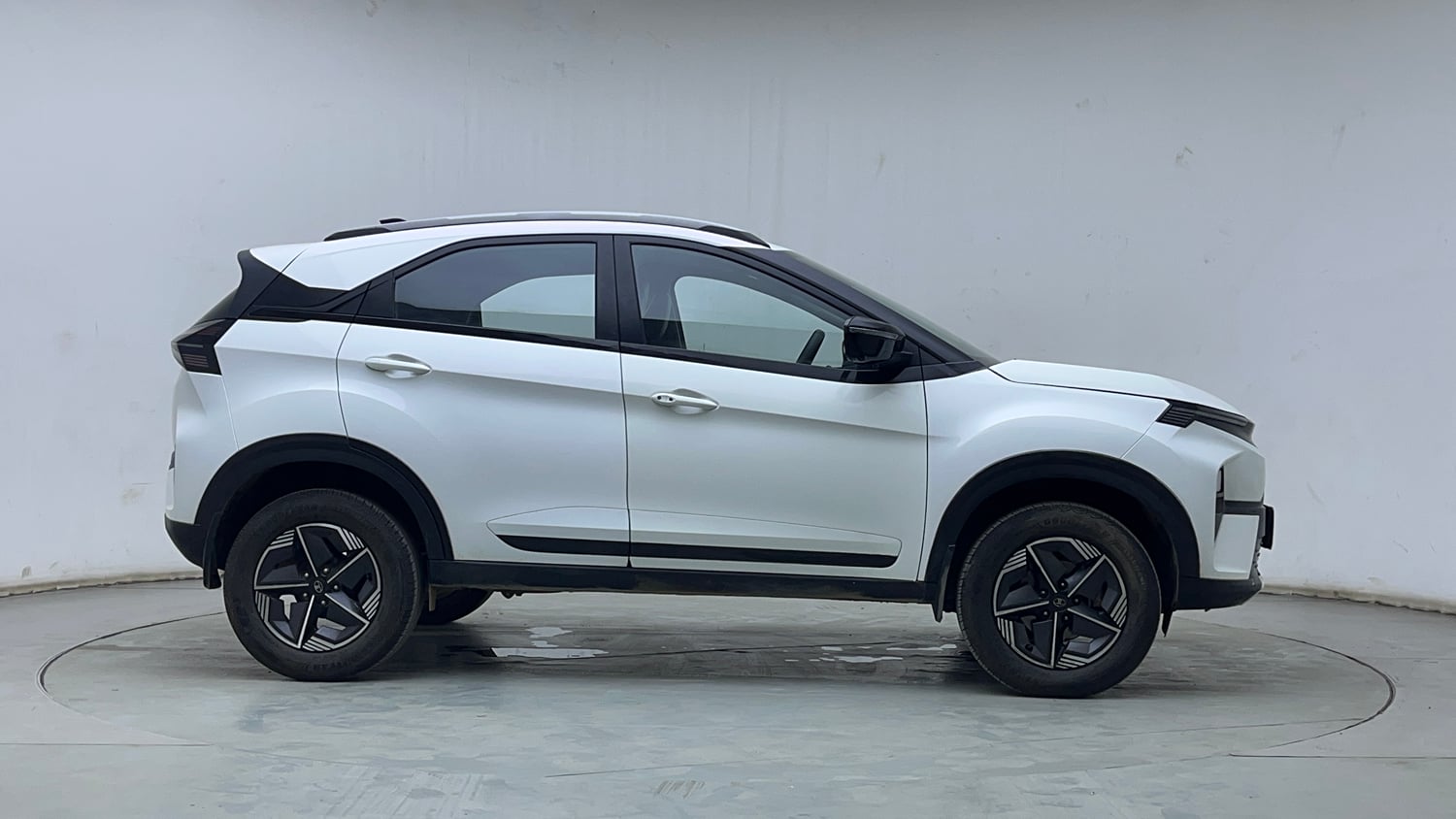 Used 2024 Tata Nexon Creative Plus 1.2 Revotron Petrol 6MT Petrol Manual exterior RIGHT SIDE VIEW