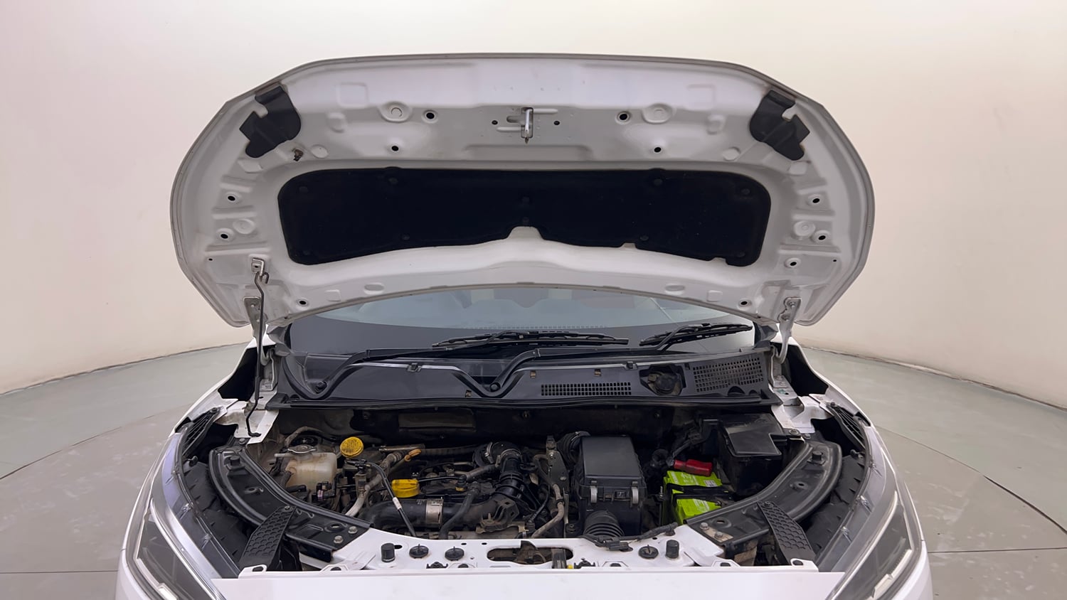 Used 2022 Nissan Magnite XV Premium Turbo Petrol Manual engine ENGINE & BONNET OPEN FRONT VIEW