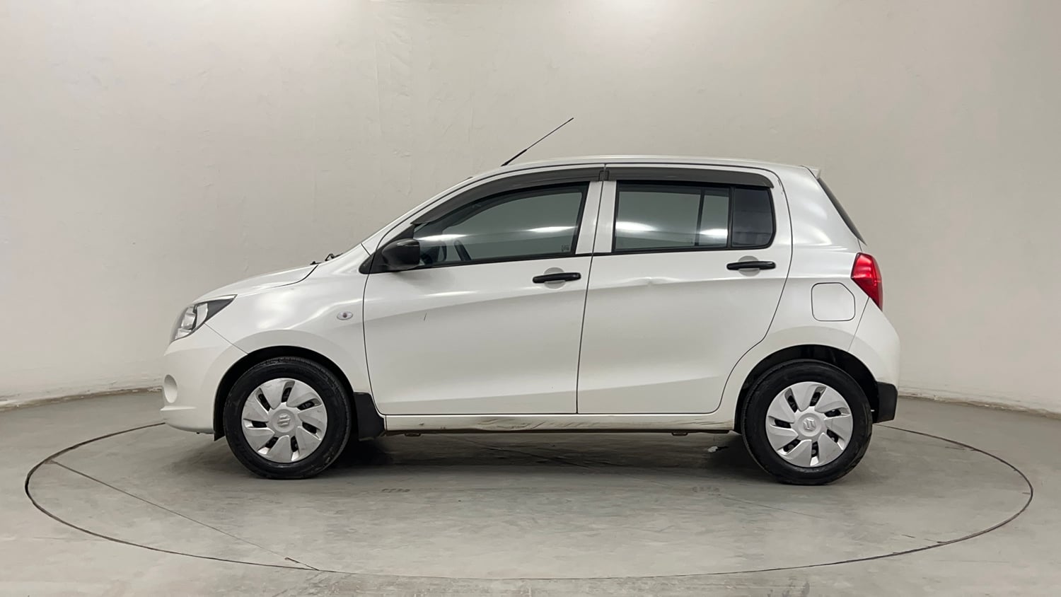 Used 2015 Maruti Suzuki Celerio VXi Petrol Manual exterior LEFT SIDE VIEW