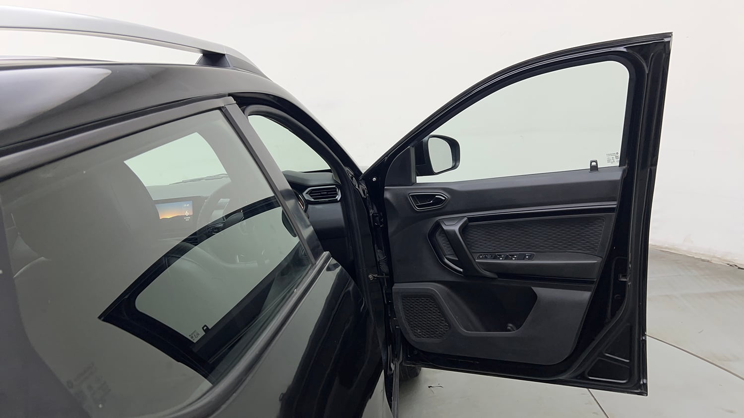 Used 2023 Renault Kiger RXZ MT Petrol Manual interior RIGHT FRONT DOOR OPEN VIEW