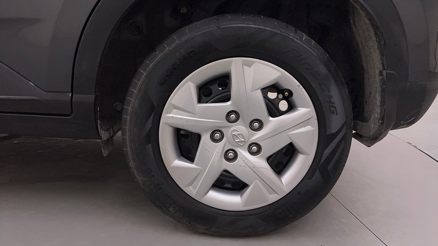 Used 2022 Hyundai Venue SX 1.2 Petrol Petrol Manual tyres LEFT REAR TYRE RIM VIEW