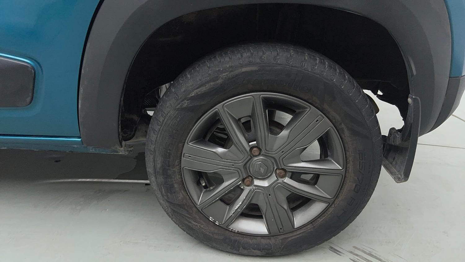 Used 2021 Renault Kwid CLIMBER 1.0 AMT Opt Petrol Automatic tyres LEFT REAR TYRE RIM VIEW