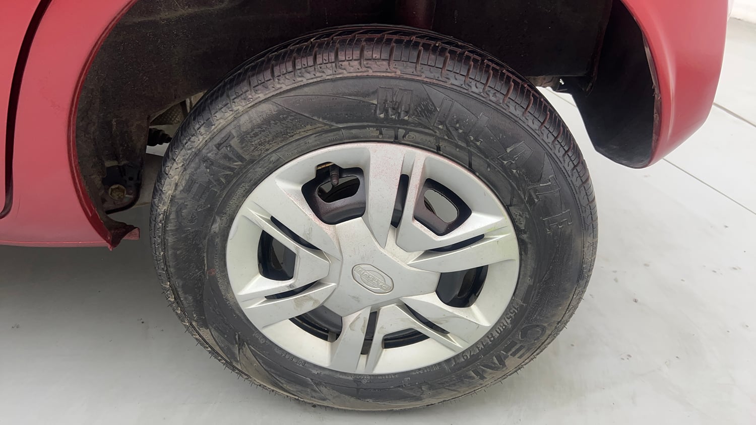 Used 2018 Datsun Redi-GO T(O) 1.0 AMT Petrol Automatic tyres LEFT REAR TYRE RIM VIEW