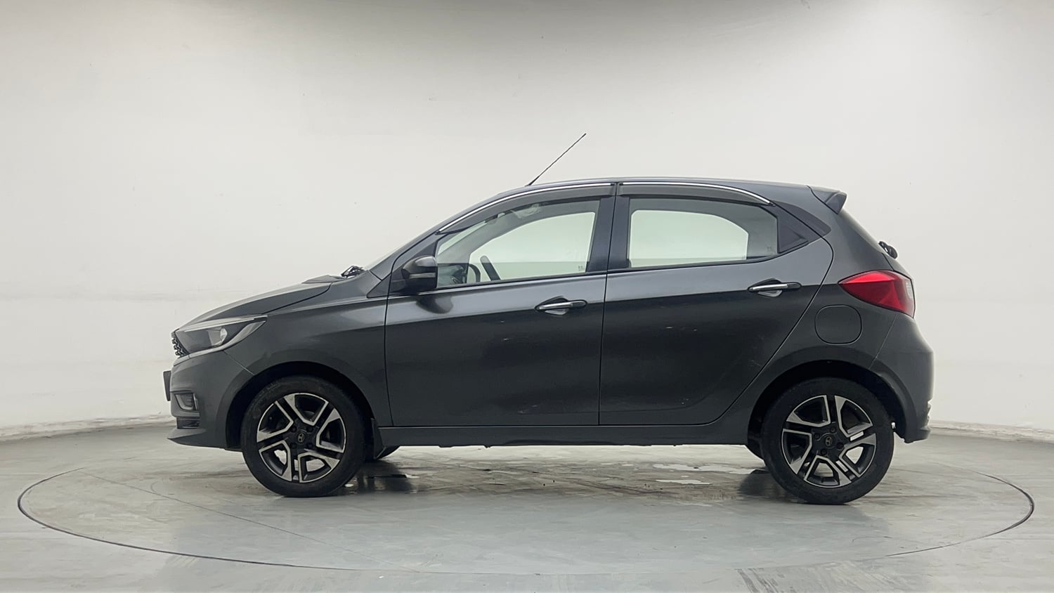 Used 2023 Tata Tiago XZA Plus Petrol Automatic exterior LEFT SIDE VIEW