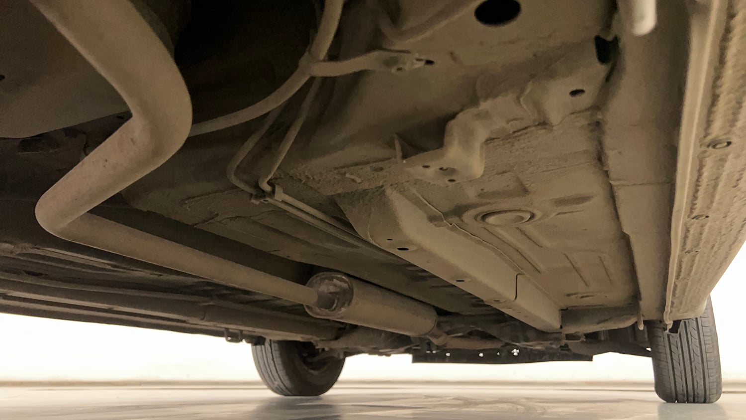Used 2017 Maruti Suzuki Celerio ZXi AMT Petrol Automatic extra REAR RIGHT UNDERBODY VIEW