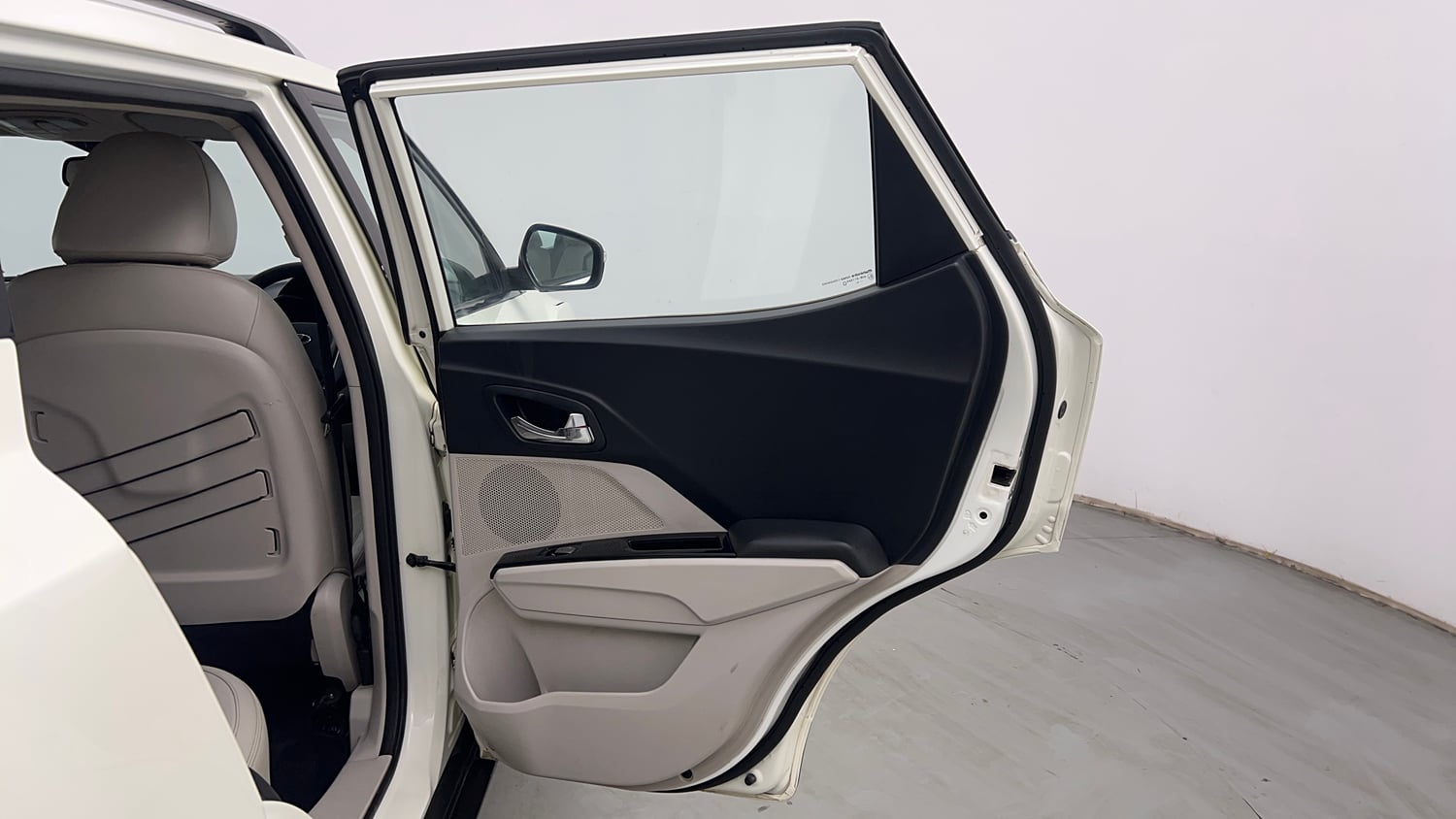 Used 2019 Mahindra XUV 300 1.5 W8 (O) Diesel Manual interior RIGHT REAR DOOR OPEN VIEW